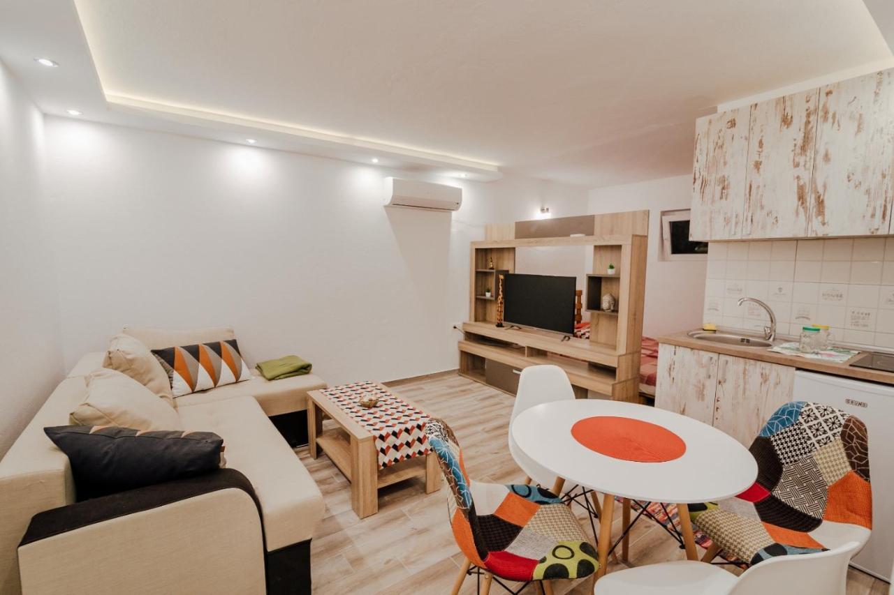 Green Garden Apartments تْشيرسيك نوفي الغرفة الصورة